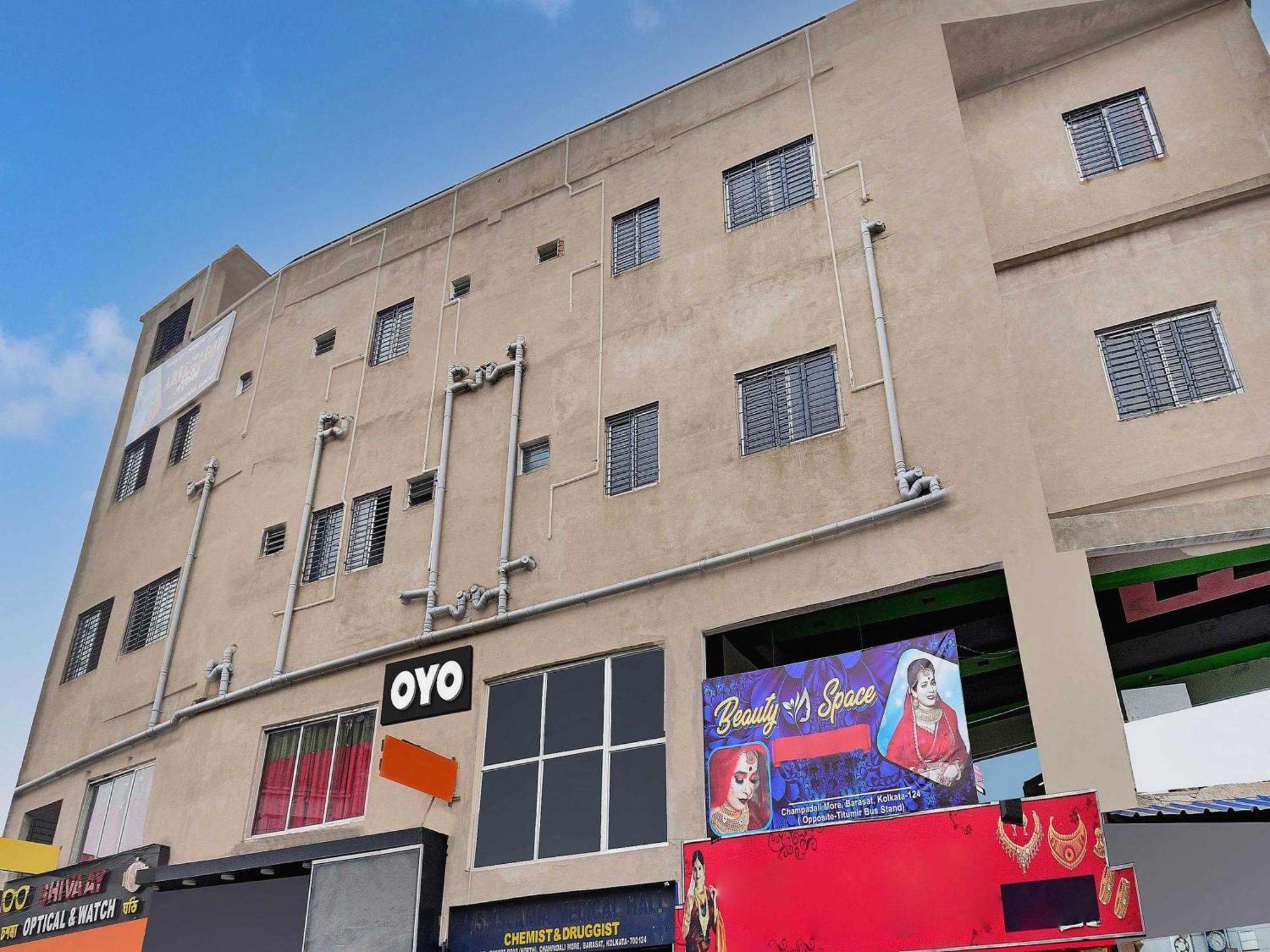 Super Hotel O Royal Empire Kalküta Dış mekan fotoğraf