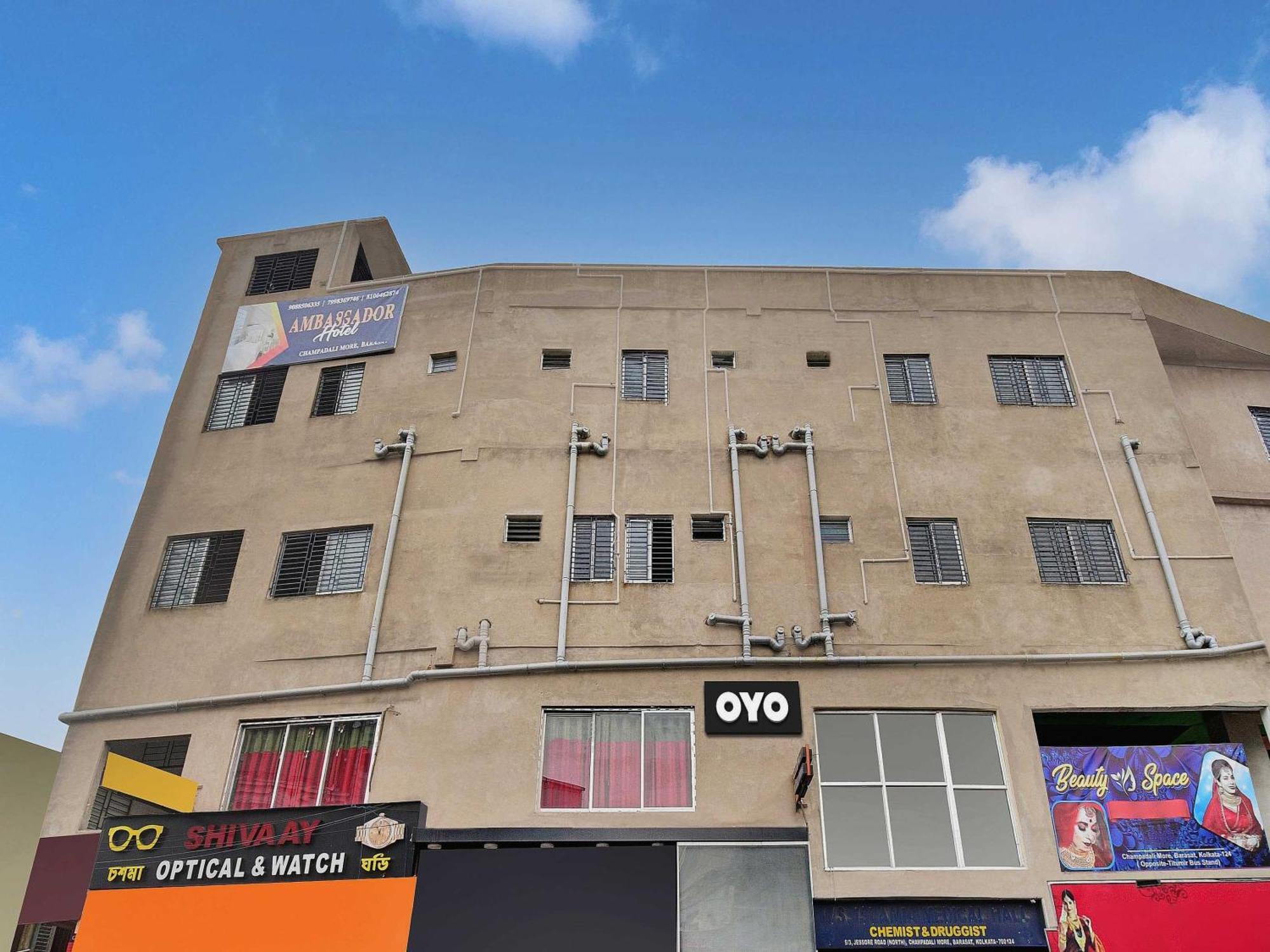 Super Hotel O Royal Empire Kalküta Dış mekan fotoğraf