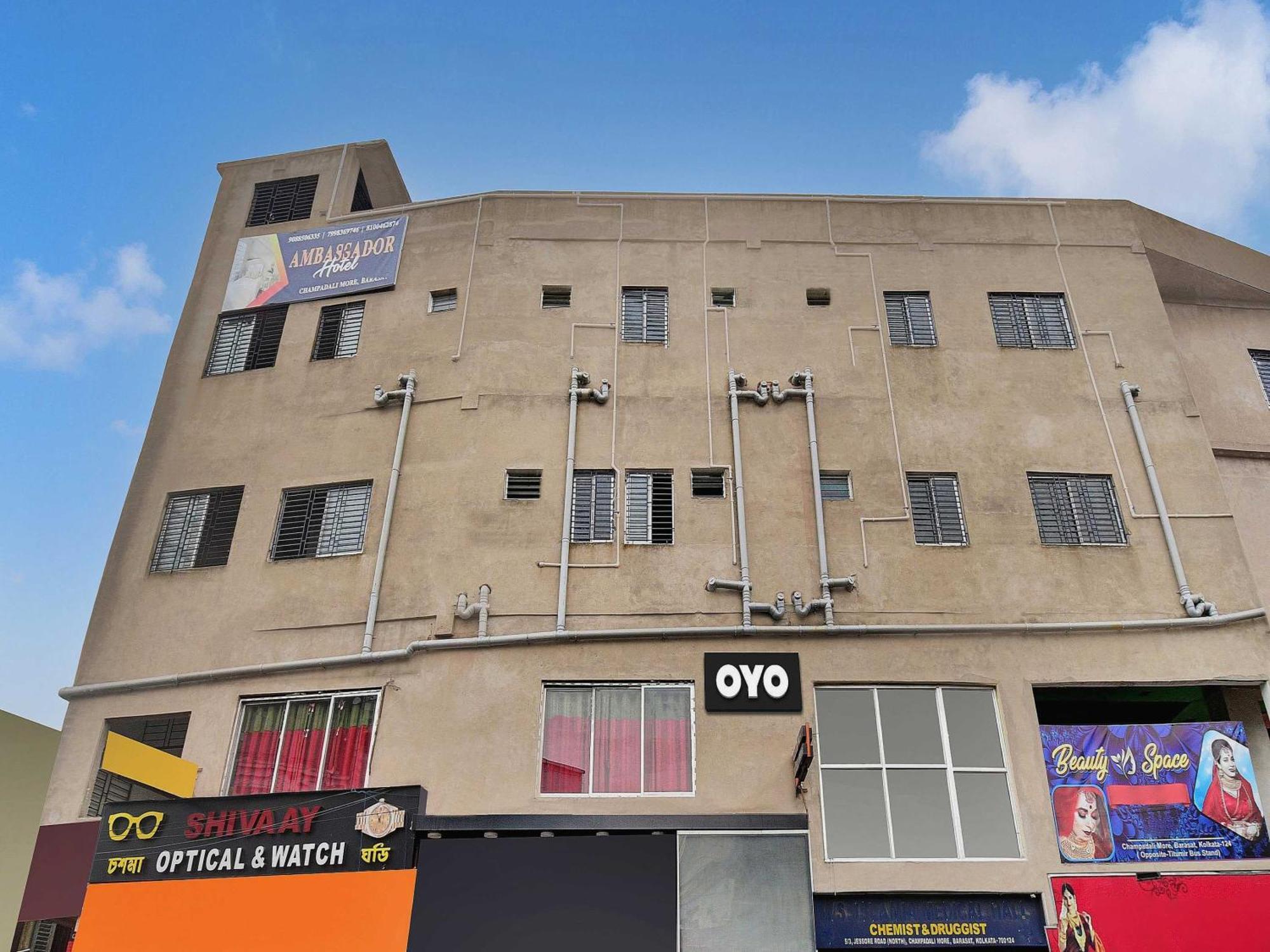 Super Hotel O Royal Empire Kalküta Dış mekan fotoğraf
