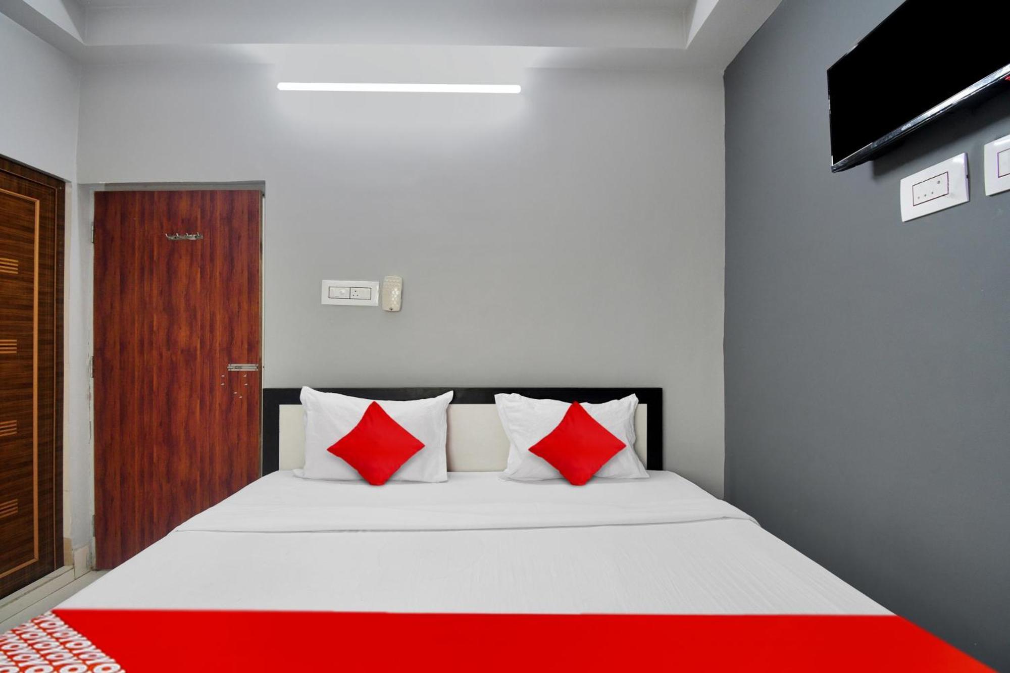 Super Hotel O Royal Empire Kalküta Dış mekan fotoğraf