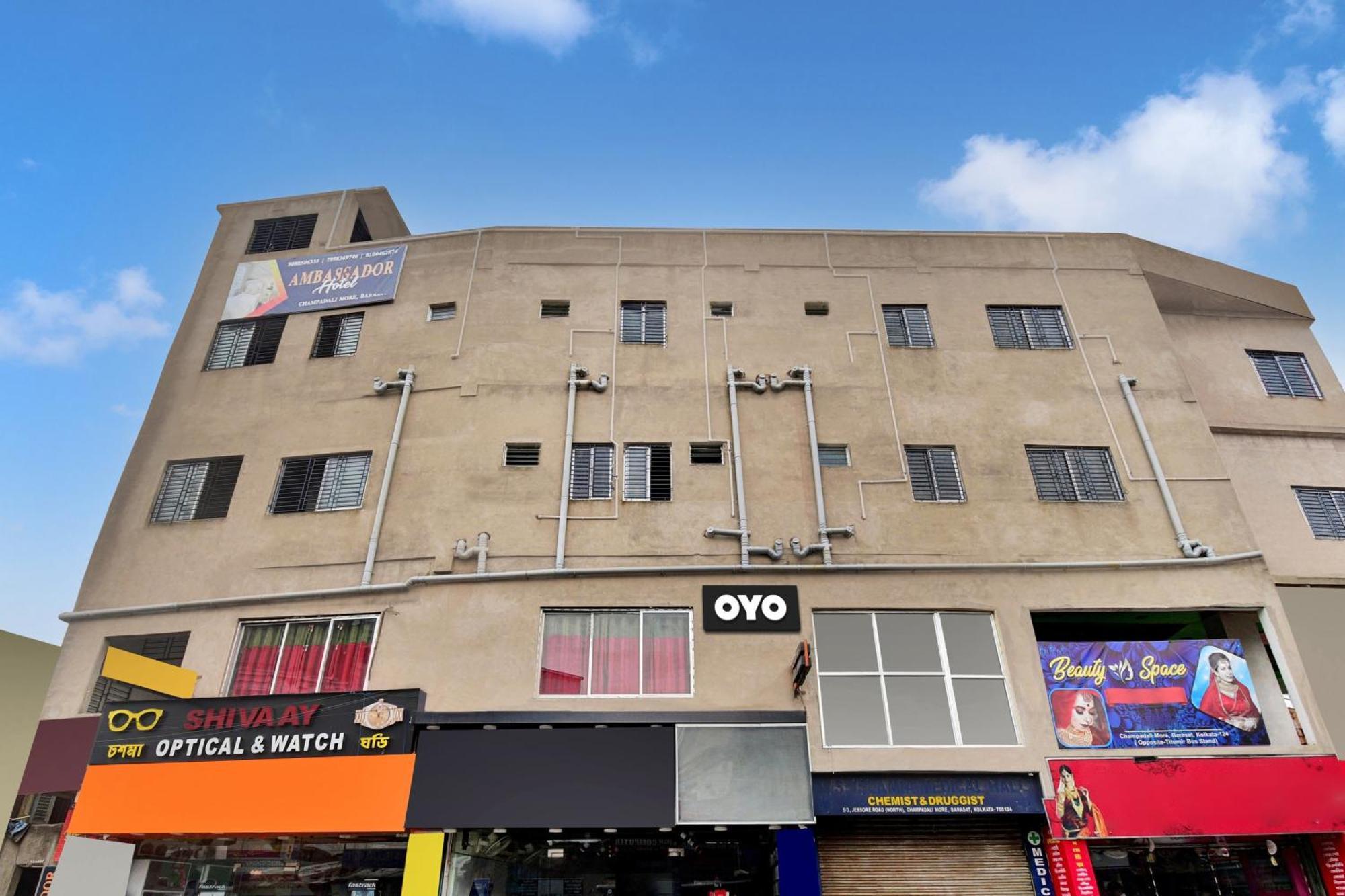 Super Hotel O Royal Empire Kalküta Dış mekan fotoğraf